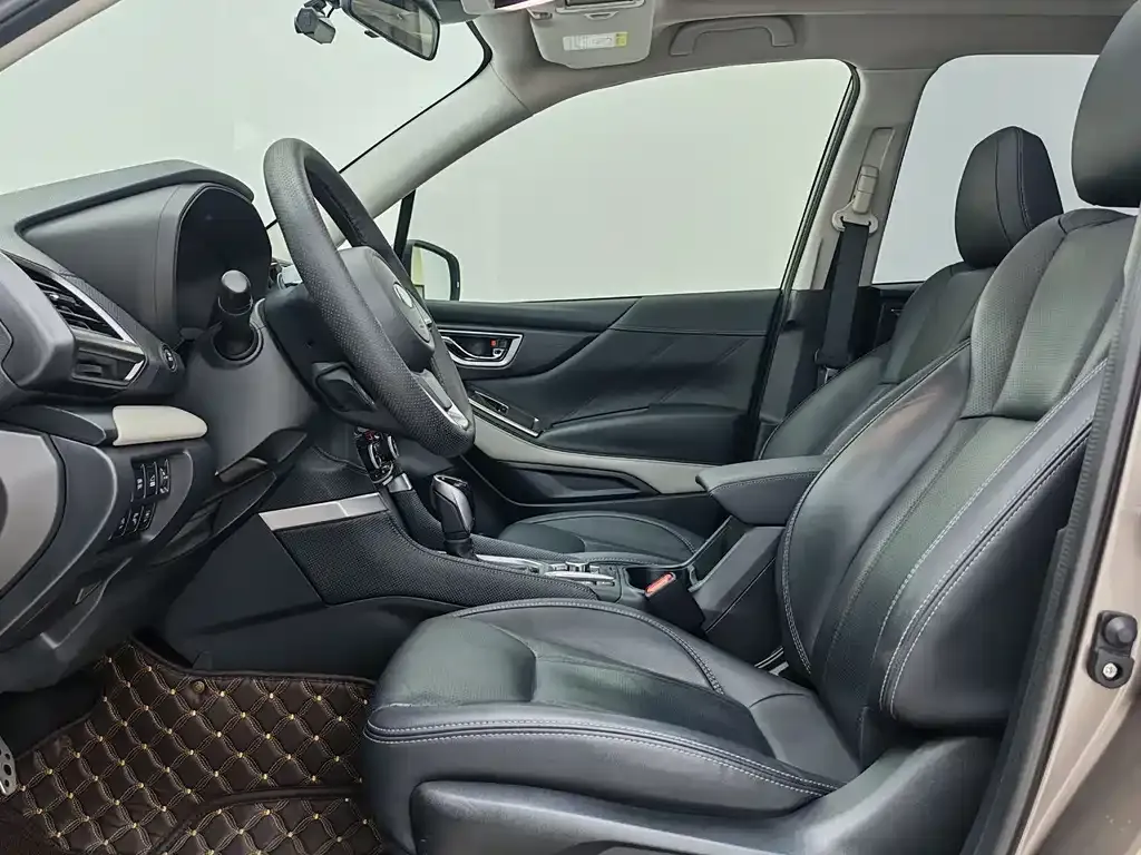 Subaru Forester — фото 7