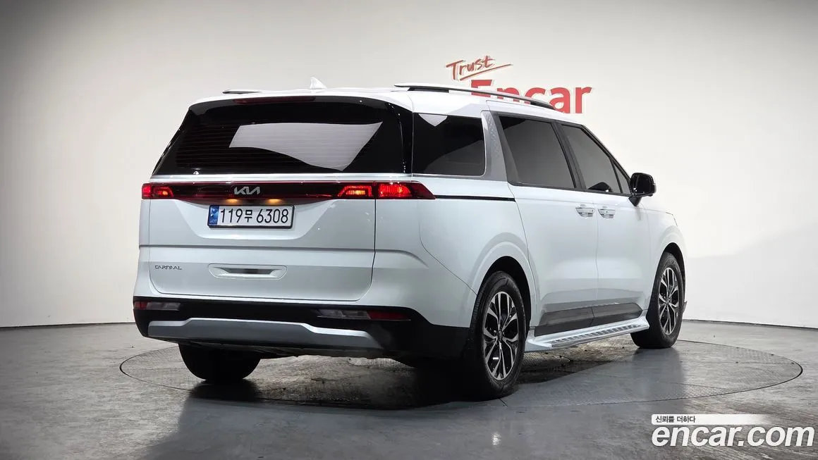 Kia Carnival — фото 2