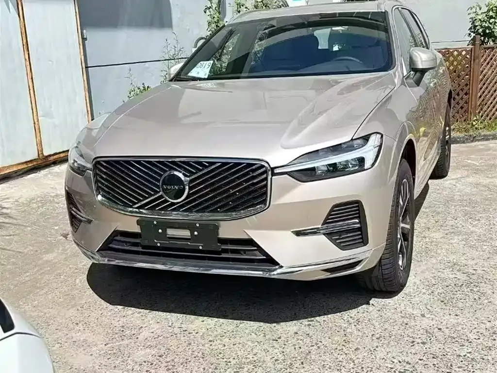 Volvo XC60 — фото 2