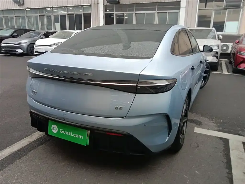 BYD Seal — фото 10