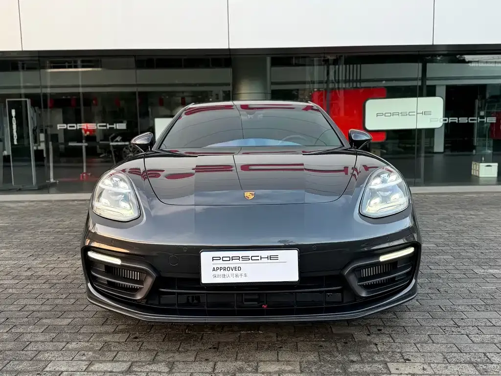 Porsche Panamera — фото 1