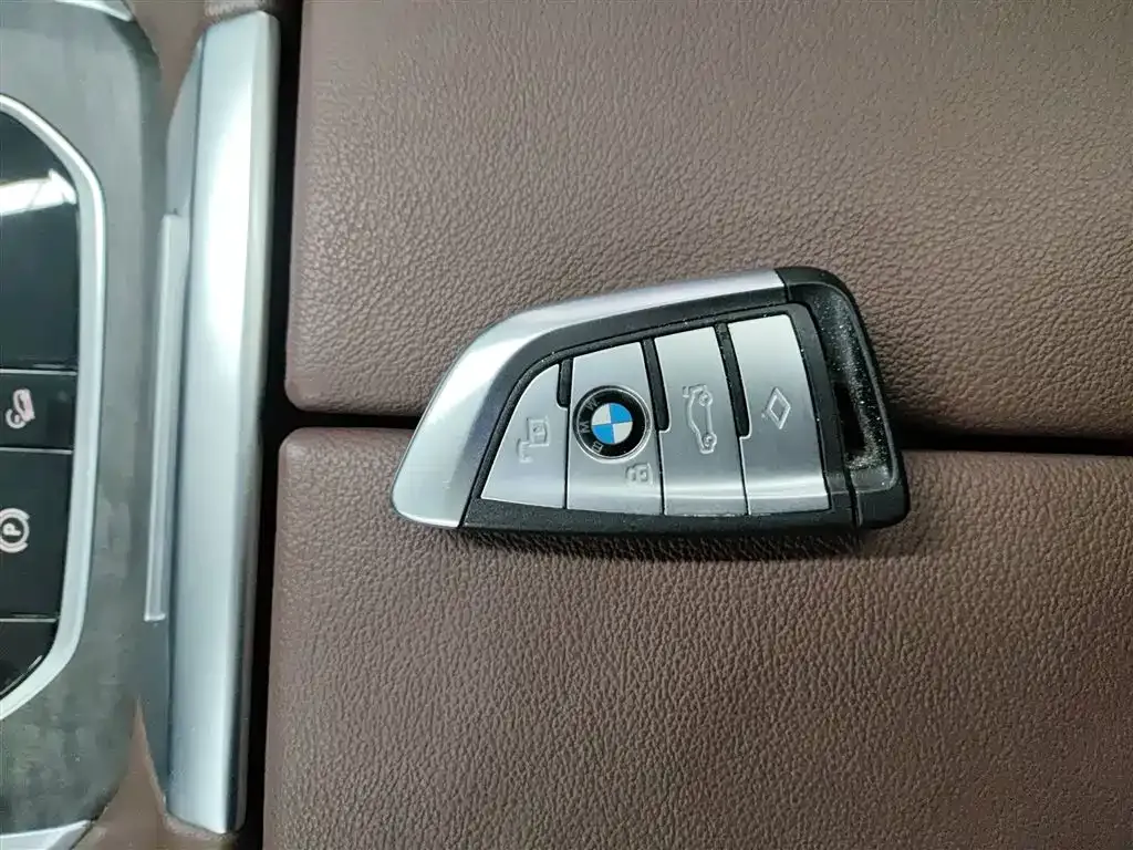 BMW X5 (Import) — фото 9