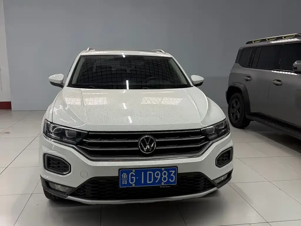 Volkswagen T-Roc — фото 1