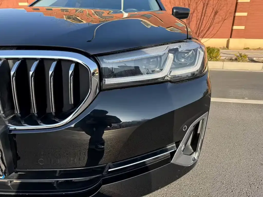 BMW 5 Series — фото 10