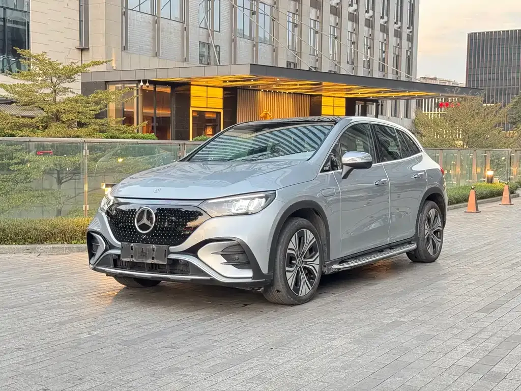 Mercedes-Benz EQE SUV — фото 2