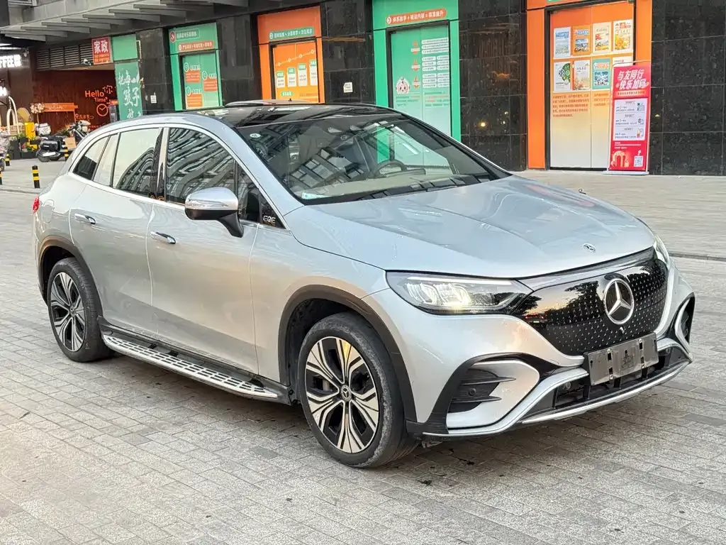 Mercedes-Benz EQE SUV — фото 4