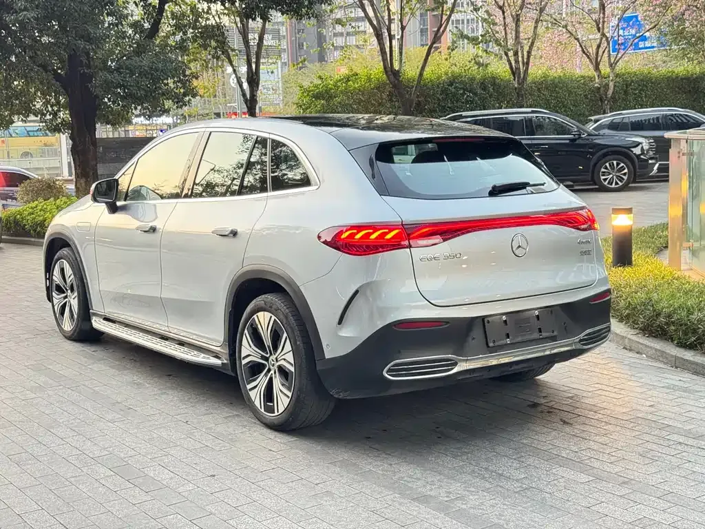Mercedes-Benz EQE SUV — фото 8