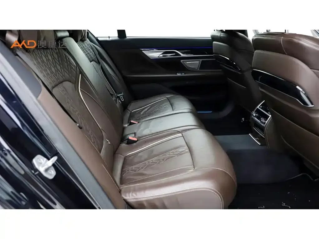 BMW 7 Series — фото 10
