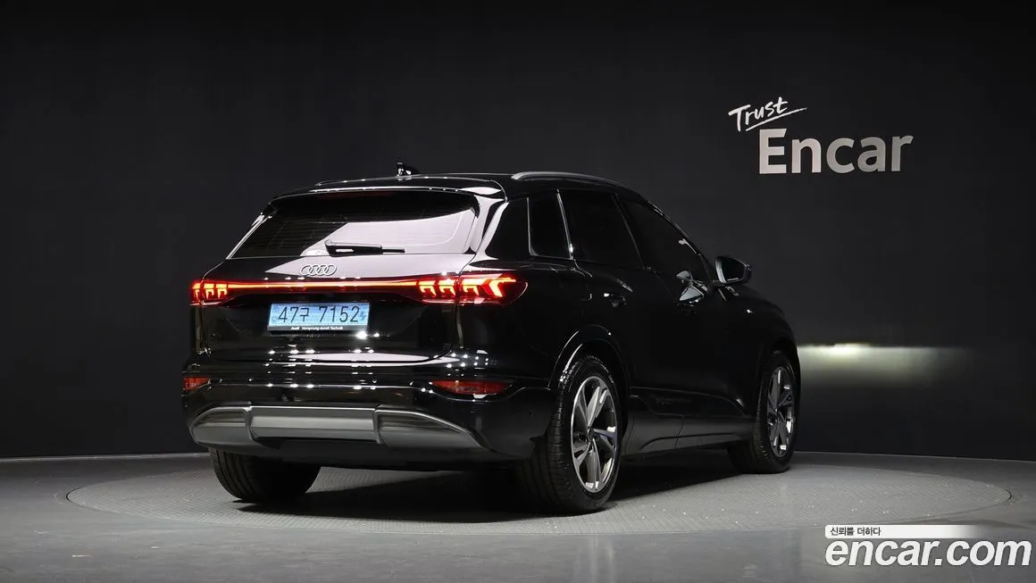 Audi Q6 e-tron — фото 2