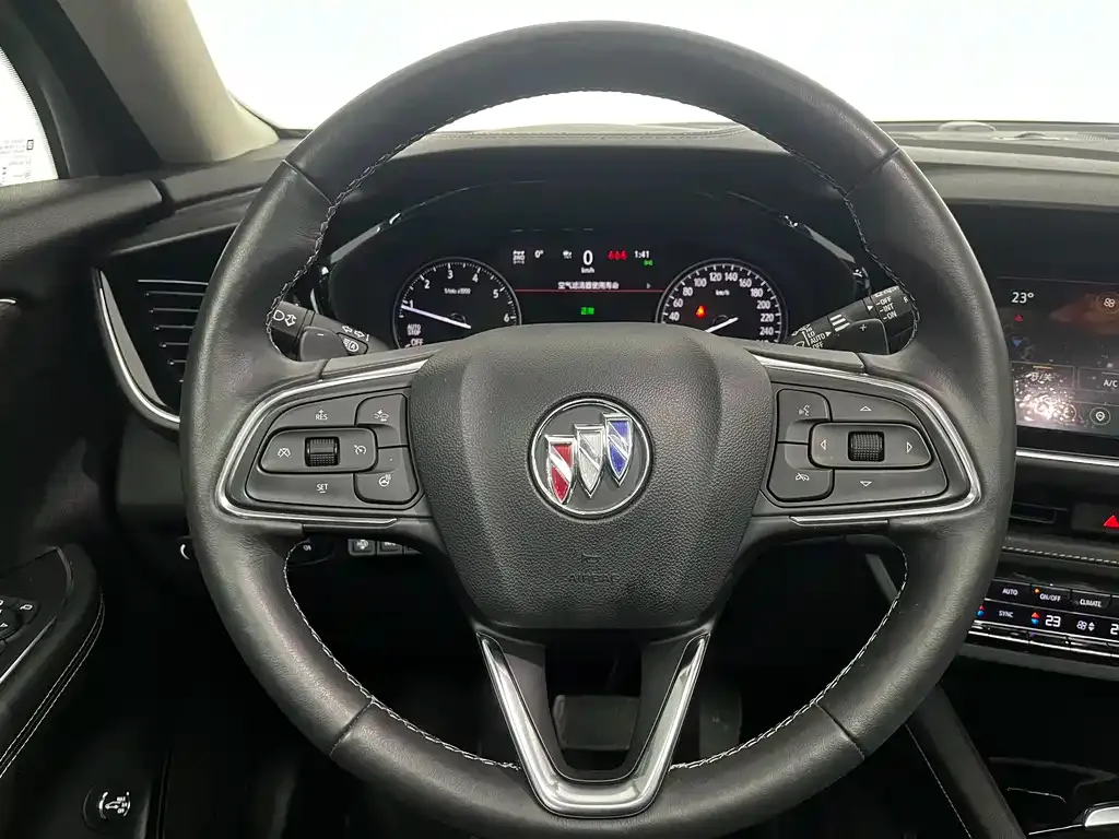 Buick Envision Plus — фото 3