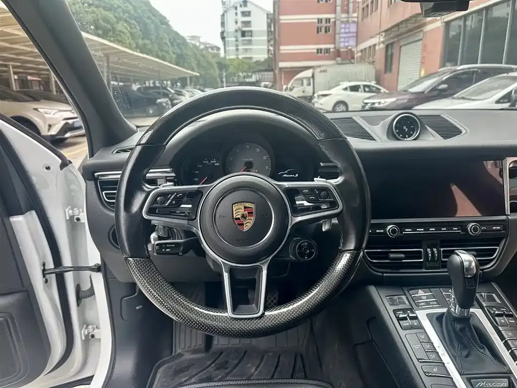 Porsche Macan — фото 6