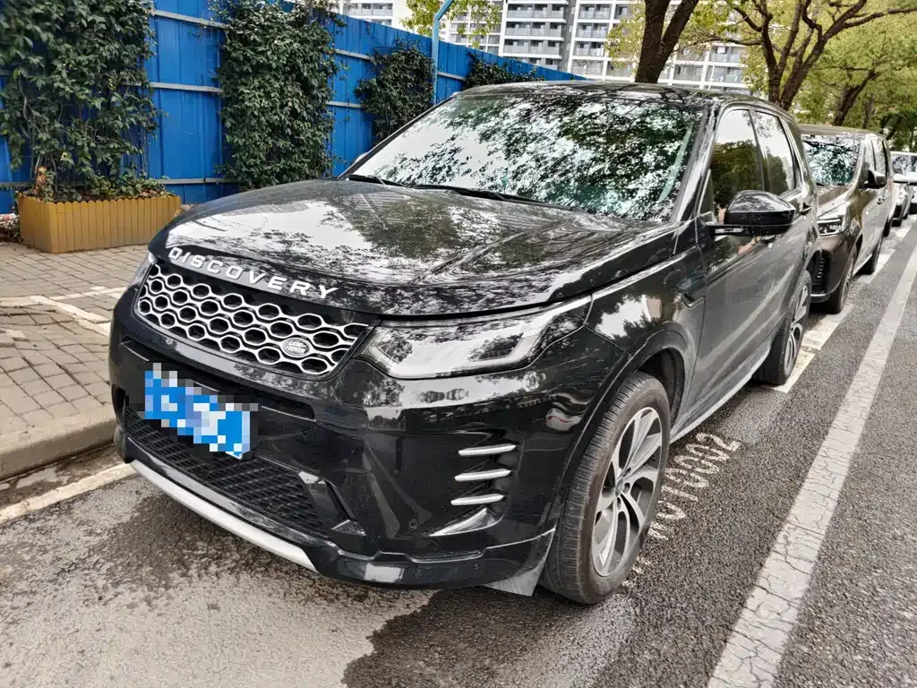 Land Rover Discovery Sport — фото 1