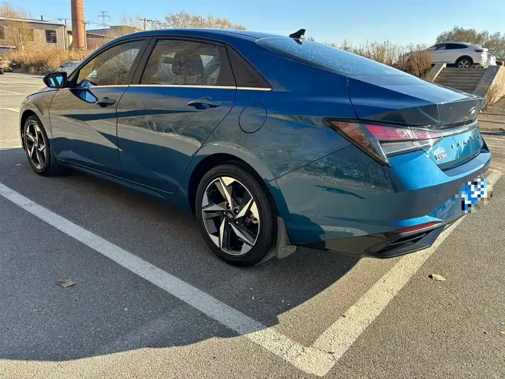 Hyundai Elantra — фото 6
