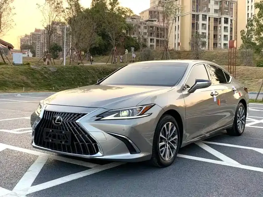 Lexus ES — фото 1