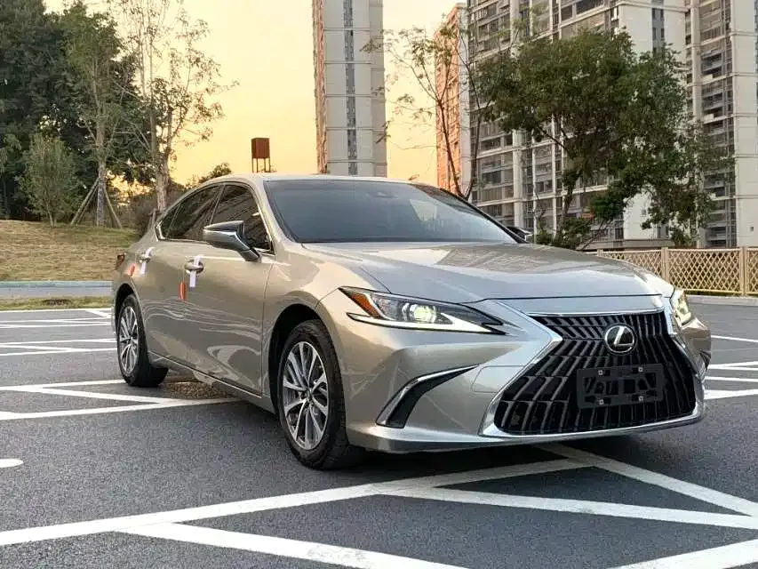 Lexus ES — фото 5