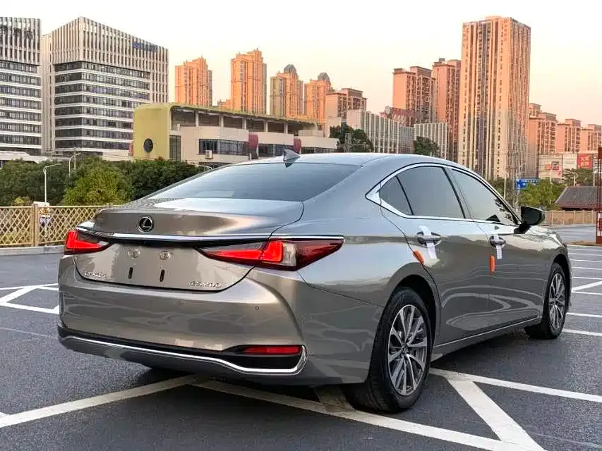 Lexus ES — фото 9