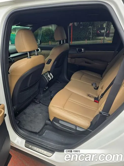 Kia Sorento — фото 8