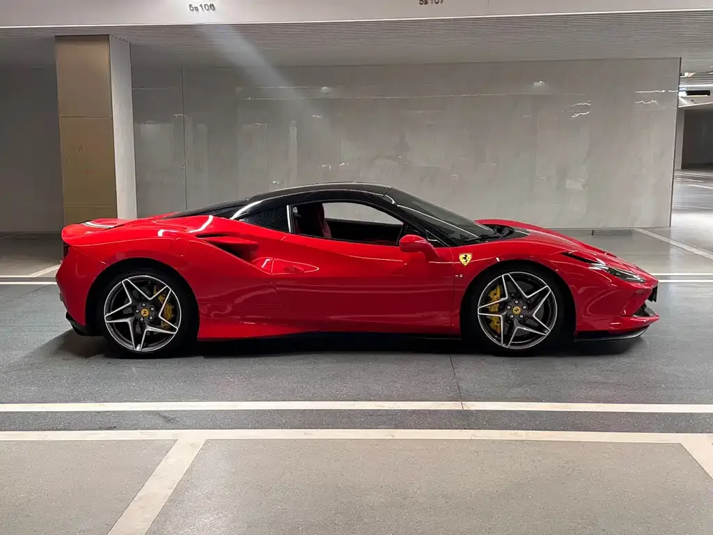 Ferrari F8 — фото 9