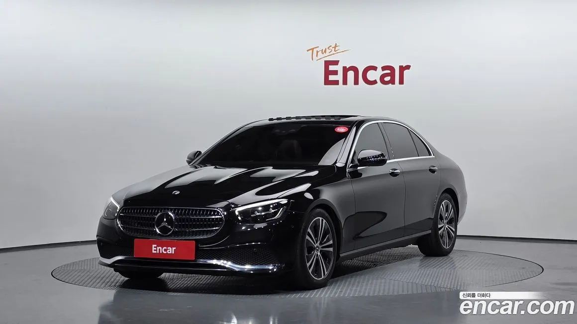 Mercedes-Benz E-Class — фото 1