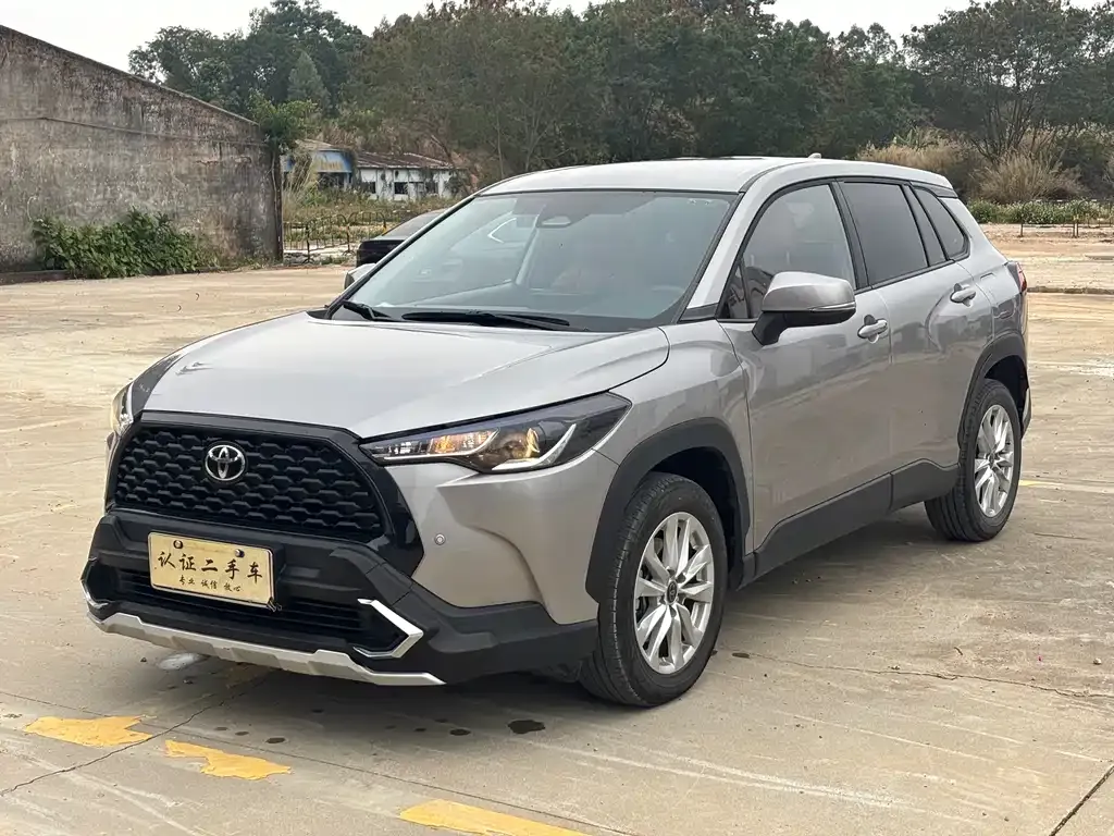 Toyota Corolla Cross — фото 1