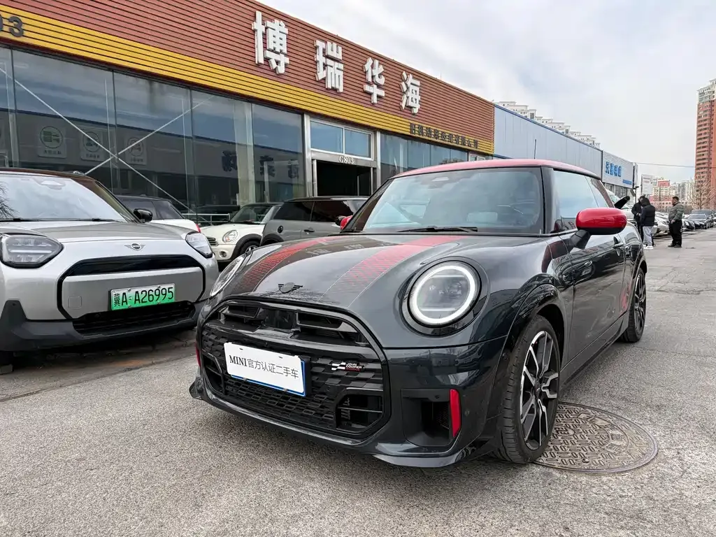 MINI JCW (John Cooper Works) — фото 1