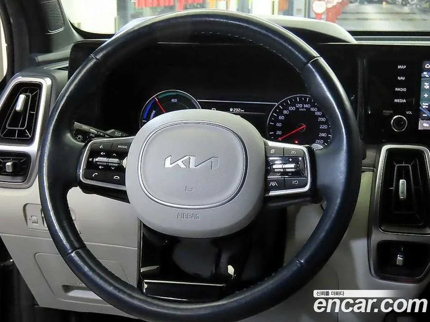 Kia Sorento — фото 10