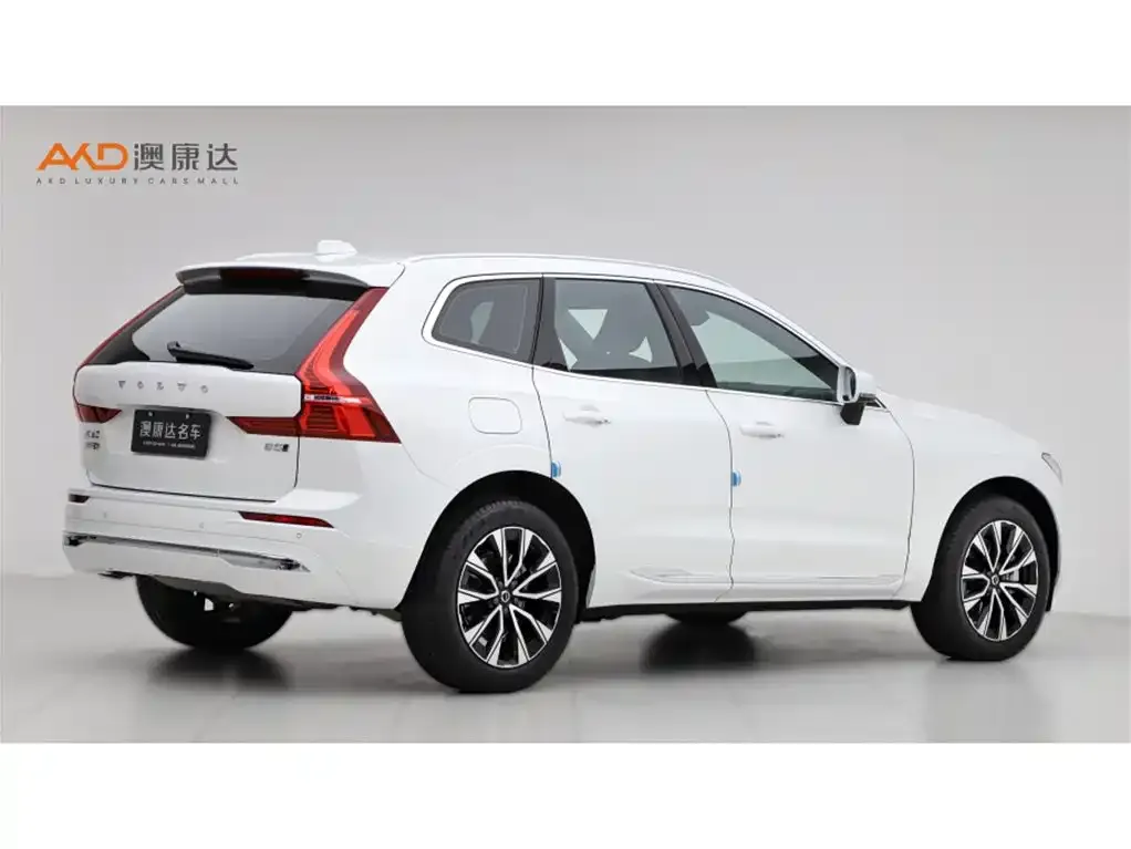 Volvo XC60 — фото 10