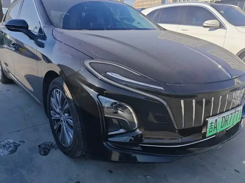 Hongqi E-QM5 — фото 3