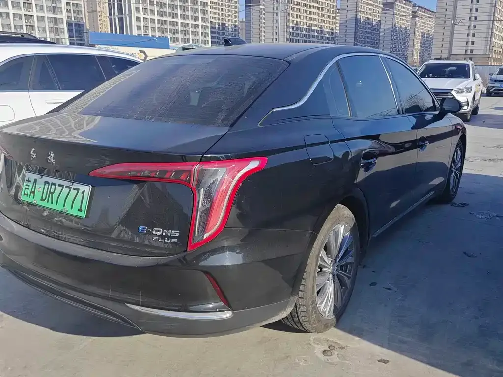 Hongqi E-QM5 — фото 7