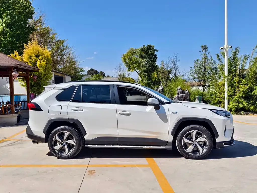 Toyota RAV4 Prime — фото 6
