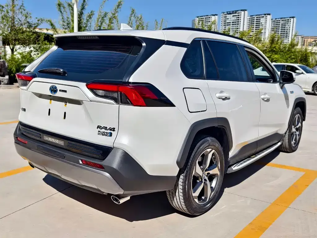Toyota RAV4 Prime — фото 8