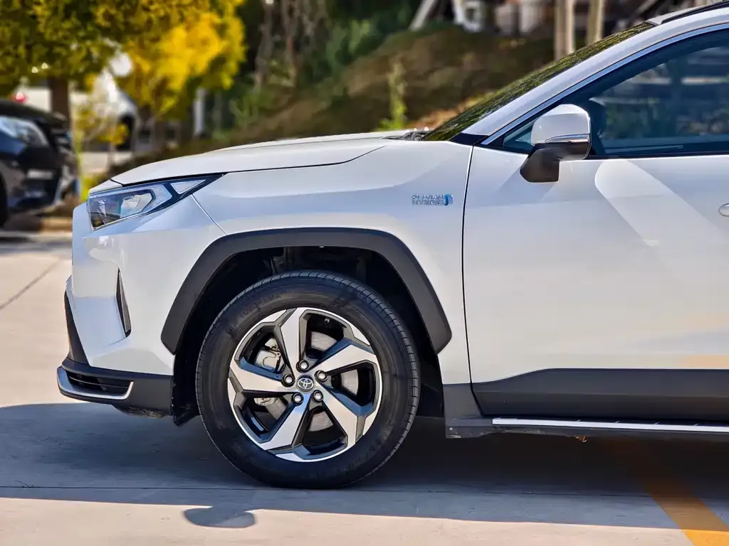 Toyota RAV4 Prime — фото 7