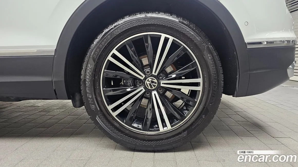 Volkswagen Tiguan — фото 5