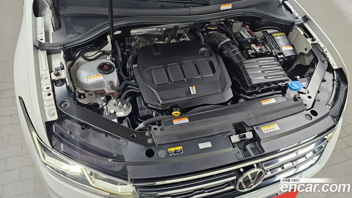 Volkswagen Tiguan — фото 8