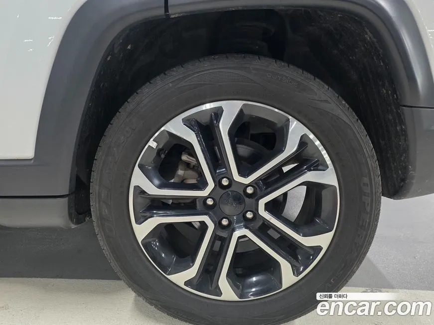 Jeep Compass — фото 3