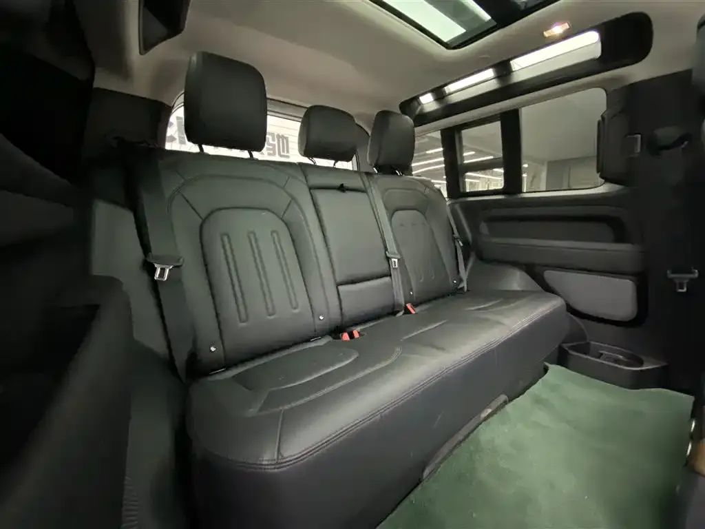 Land Rover Defender — фото 6