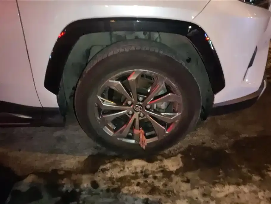 Toyota RAV4 — фото 3