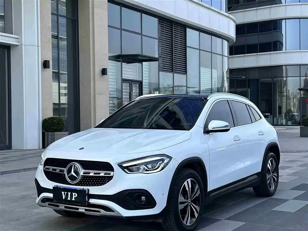 Mercedes-Benz GLA — фото 1