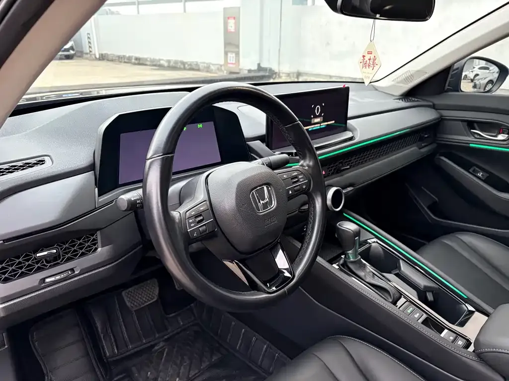 Honda Accord — фото 7