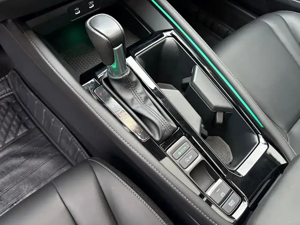 Honda Accord — фото 10