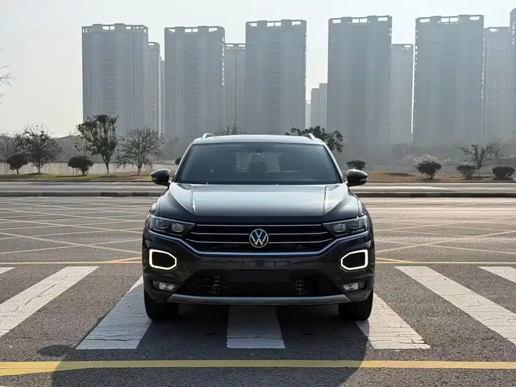 Volkswagen T-Roc — фото 6