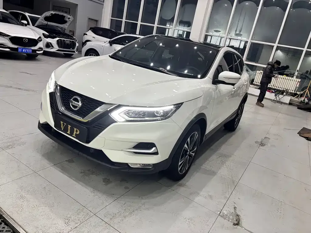 Nissan Qashqai — фото 10
