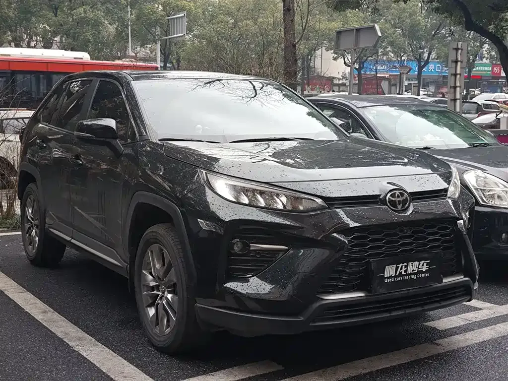 Toyota Wildlander — фото 10