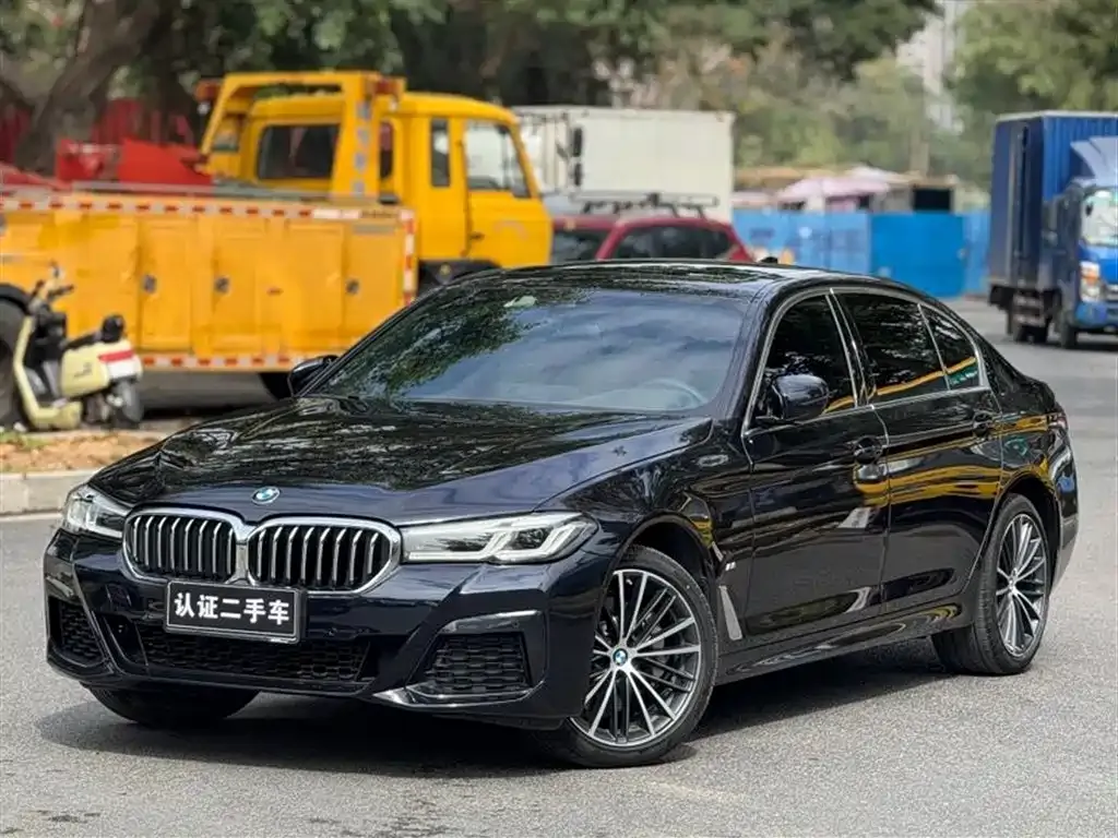 BMW 5 Series — фото 1
