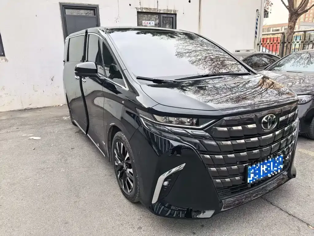 Toyota Alphard — фото 5