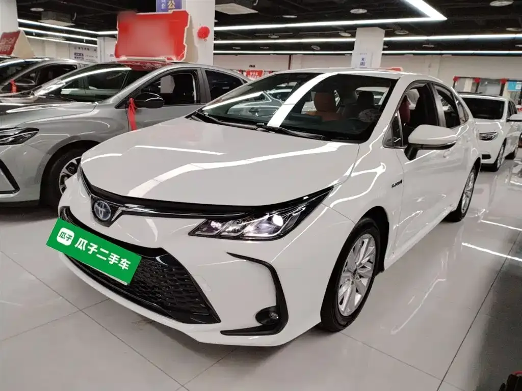 Toyota Corolla — фото 1