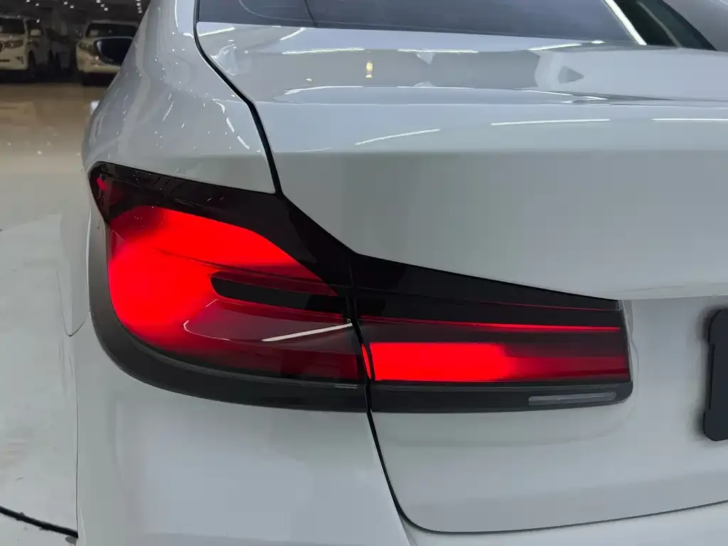 BMW 5 Series New Energy — фото 7
