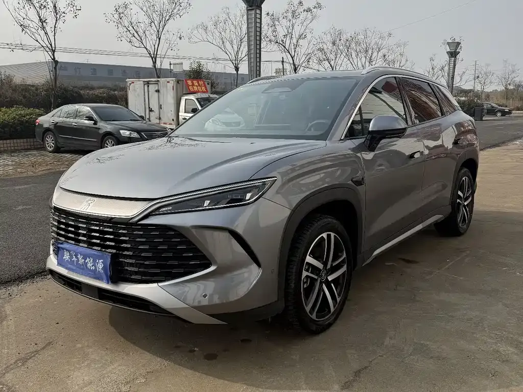 BYD L DM-i — фото 1