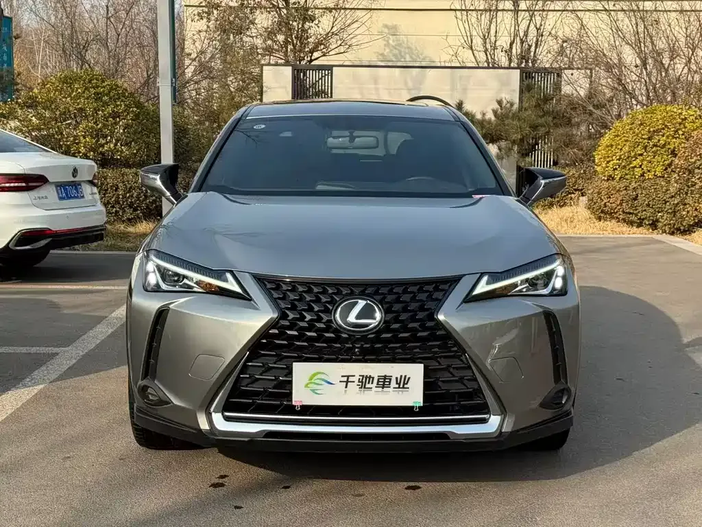Lexus UX — фото 8