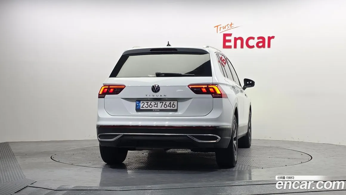 Volkswagen Tiguan — фото 9